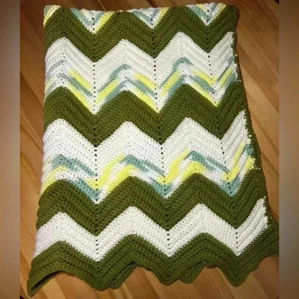 Vintage Handmade Afghan Chevron Green-Yellow Zig Zag Crochet Throw Blanket 30x46